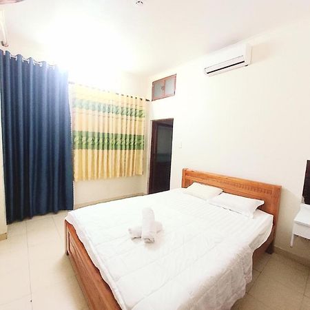 Hotel Khach San Huong Quynh Thành Pho Ho Chí Minh Esterno foto