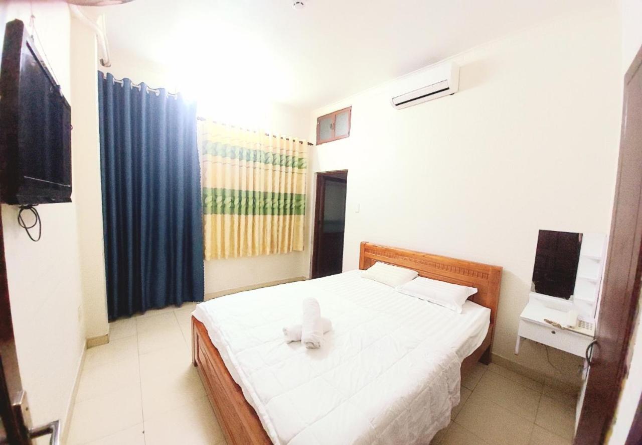 Hotel Khach San Huong Quynh Thành Pho Ho Chí Minh Esterno foto